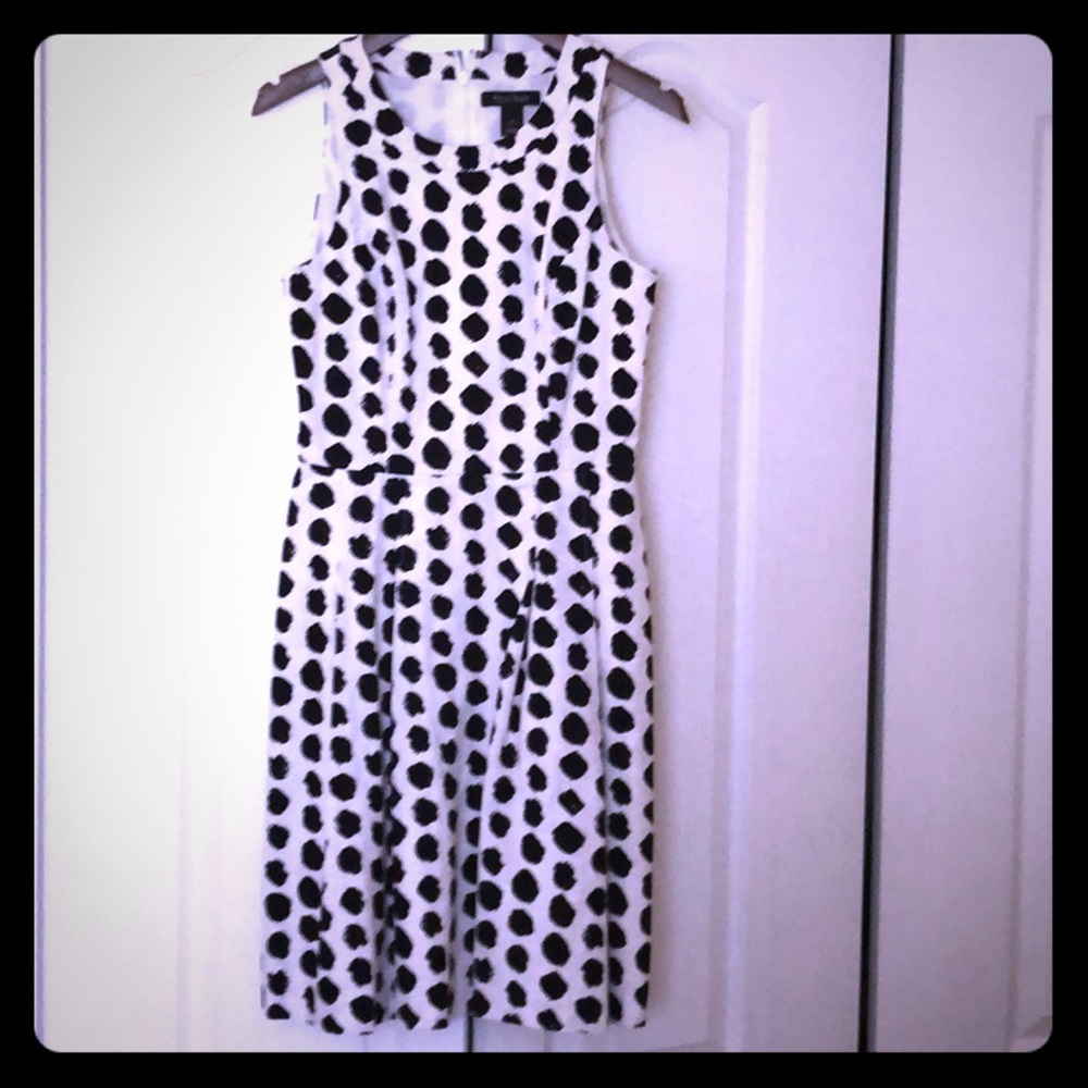 NWOT WHITE HOUSE BLACK MARKET DRESS, Size 4